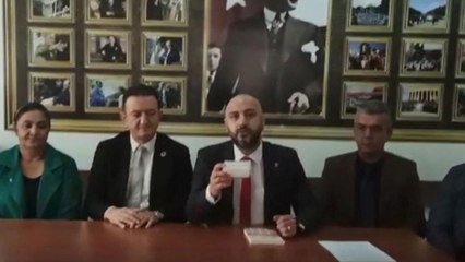 Bakan Özer’e, Öğretmenler Günü hediyesi olarak kulak çöpü gönderdiler