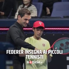 Giappone, Roger Federer insegna ai piccoli tennisti