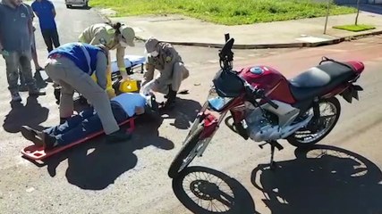 Após bater contra Kombi, motociclista fica ferido no Santa Cruz