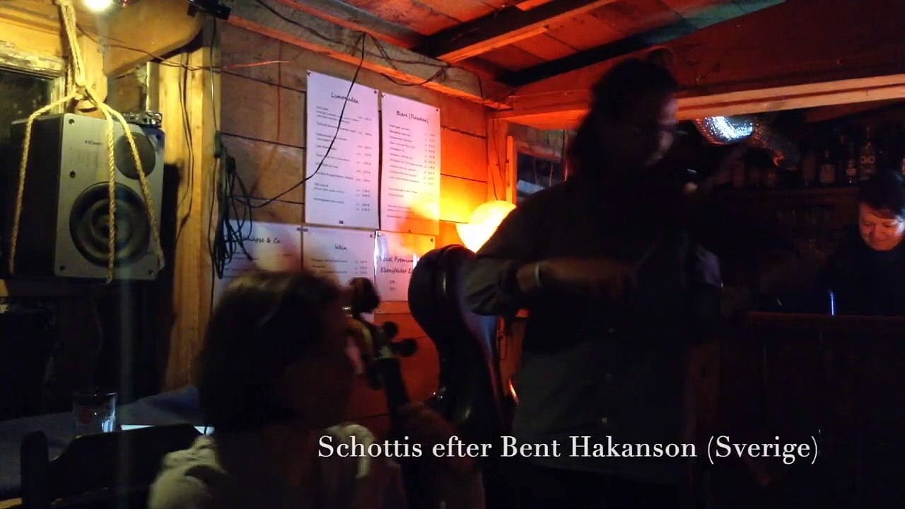 hälm spielt Traditionals im Wilden Heinz