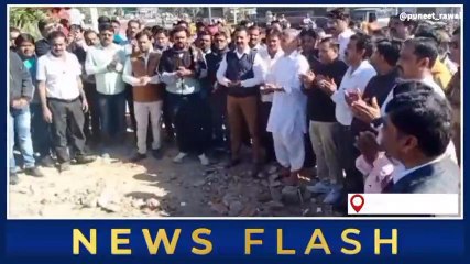 सिरोही : विधायक ने समर्थको के साथ हटाए गए मंदिर के स्थान पर हनुमान चालीसा का पाठ किया
