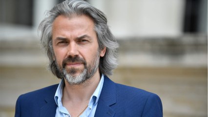 GALA VIDEO - Aymeric Caron : ce chanteur qu’il a contacté pour l’aider à faire passer son projet de loi, en vain…