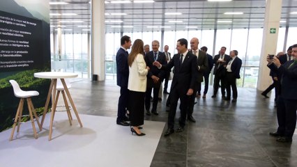 Moreno se marca como reto transformar el modelo de movilidad: "El presente son las renovables"