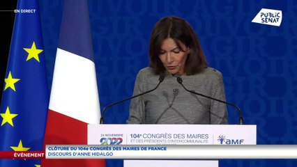 Anne Hidalgo devant l'AMF : les maires sont les "premières lignes de la République"