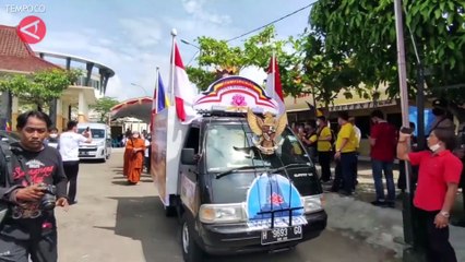 Terhenti Selama Pandemi, Pengambilan Api Untuk Perayaan Waisak Kembali Digelar