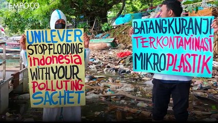 Tải video: Tercemar Parah, Sungai Batang Arau Sumbar Mengandung Mikroplastik