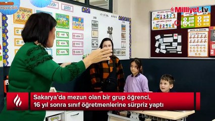 16 yıl sonra mezun öğrencilerini karşısında gördü, gözyaşlarını tutamadı