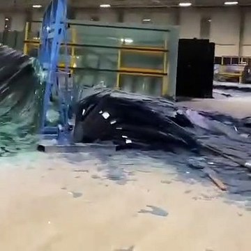 Depremin ardından cam fabrikasının son hali şok etti