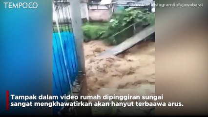 Tampak Arus Deras Membanjiri Kawasan Ciwidey, Rumah Warga Khawatir Hanyut