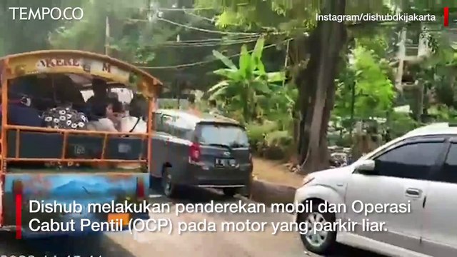 Parkir Liar di Tebet Eco Park, Puluhan Kendaraan Diteribkan Dishub DKI