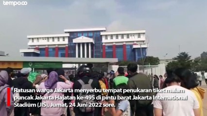 Antrean Warga Saat Penukaran Tiket Fisik Jakarta Hajatan di JIS