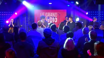 Trois Cafés Gourmands interprète  " La vie est fragile " dans le Grand Studio RTL