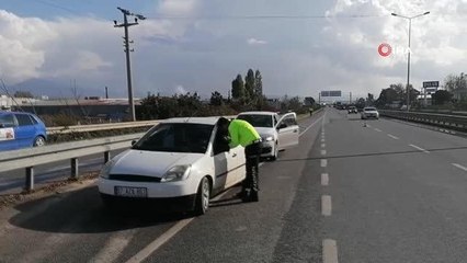 15 yıldır ehliyetsiz araç kullanan sürücü yakalandı, "Benim suçum değil, camdaki filmin suçu" dedi