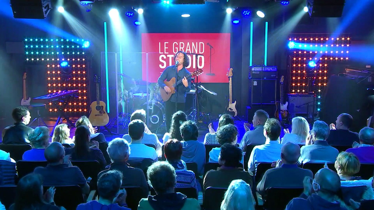 La petite Culotte interprète " Si mamma " dans le Grand Studio RTL