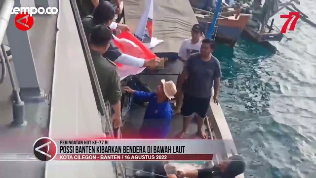 Peringati HUT RI ke-77, POSSI Kibarkan Bendera Merah Putih di Bawah Laut