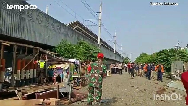 Gunung Antang Jadi Tempat Prostitusi dan Perjudian, KAI Bongkar 120 Bangunan Liar