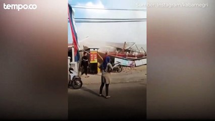 Minimarket di Ciwidey Ambruk, 2 Pegawai Nyaris Tertimbun