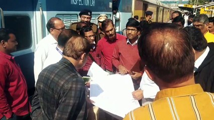 DRM got angry after seeing the filth at the railway station