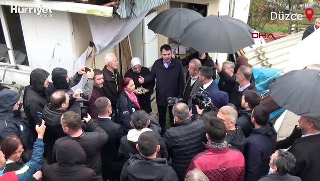 Bakan Kurum depremde zarar gören yapıları inceledi