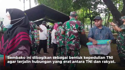 HUT TNI, Bagi-bagi 1.950 Kontainer Berisi Sembako di Bundaran HI