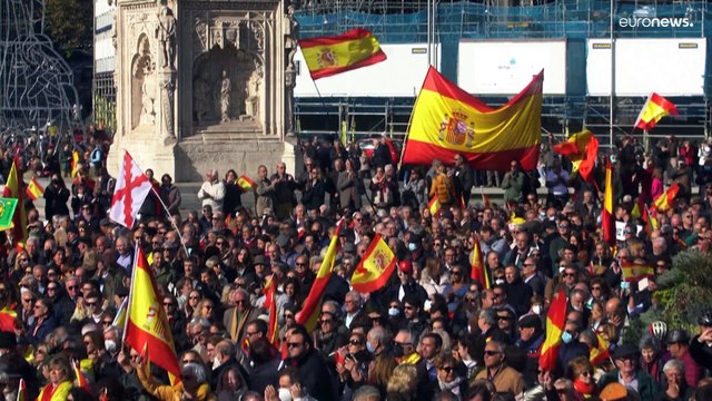 La ultraderecha española exige la dimisión del Gobierno por su destrucción de las instituciones