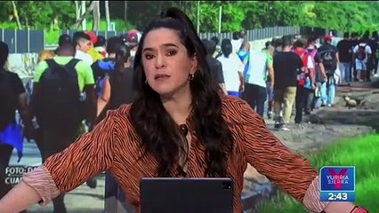 Familias desplazadas por la violencia viven en el techo de una vecindad