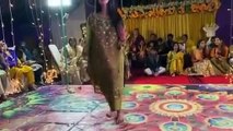 pakistani-tiktoker-girl-mano-dance-video-viral-