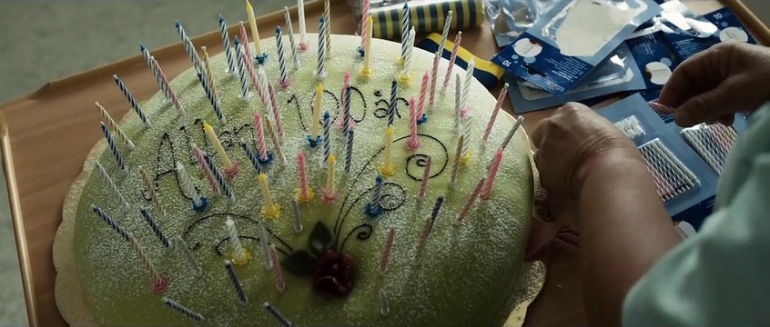 Le vieux qui ne voulait pas fêter son anniversaire Bande-annonce (RU)