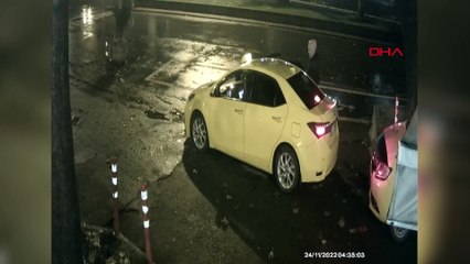 Taksiciyle müşteri arasında bıçaklı kavga: 1 yaralı