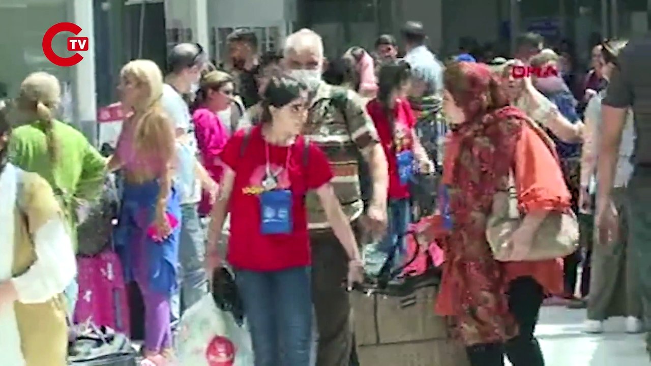 İranlılar 'efsane cuma' için Van'a akın etti: 'Alışveriş yapacağız, burada giyim ucuz'