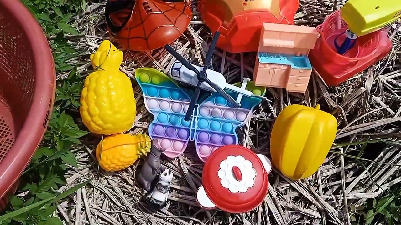 Hunting Es Krim, Permen Yupi, Masak masakan, Mobilan, Boneka, Jajan Ciki, Buah, Sayuran, MotorPolisi