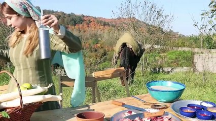 Cooking celery stew with lamb and onion salad!