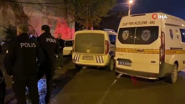 İnşaattan demir çalan hırsızlar aracı bırakıp kaçtı