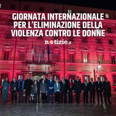 Palazzo Chigi in rosso per la Giornata per l’eliminazione della violenza contro le donne