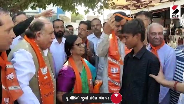 ચૂંટણી પહેલા કોંગ્રેસને વધુ એક ઝટકો, 100થી વધુ કાર્યકર્તાઓએ ભગવો ધારણ કર્યો