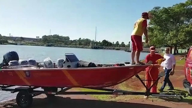 Bombeiros retomam buscas por idoso que se afogou no Lago