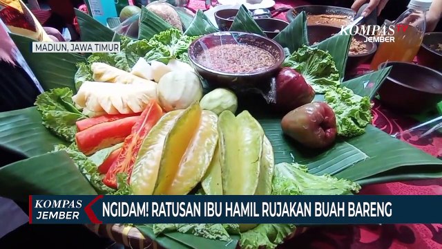 Ngidam buah kecut, ratusan ibu hamil di Madiun Jawa Timur rujakan bareng.
