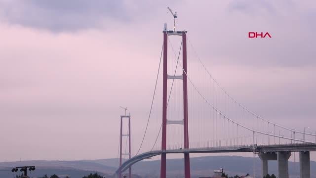 1915 ÇANAKKALE KÖPRÜSÜ'NÜN KULELERİNE SEYİT ONBAŞI'NIN TOP MERMİSİ FİGÜRLERİ YERLEŞTİRİLDİ