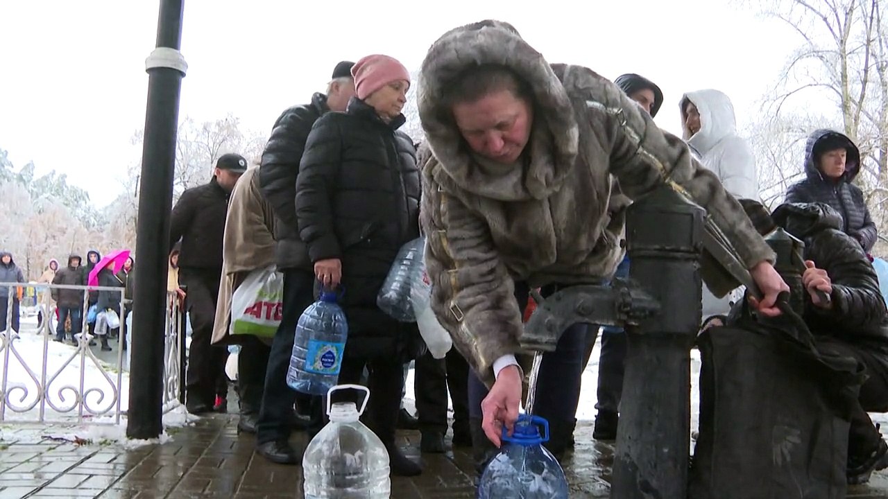 Ohne Strom, Wasser, Heizung: Menschen in Kiew trotzen den Umständen