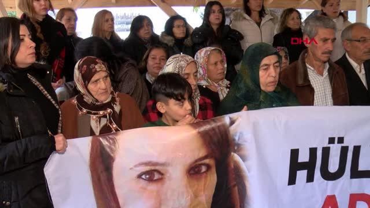 CHP ADANA KADIN KOLLARI'NDAN 'KADINA YÖNELİK ŞİDDETE KARŞI ULUSLARARASI MÜCADELE GÜNÜ' AÇIKLAMASI