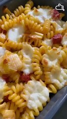 Gratin de pâtes chorizo, poireaux et mozzarella