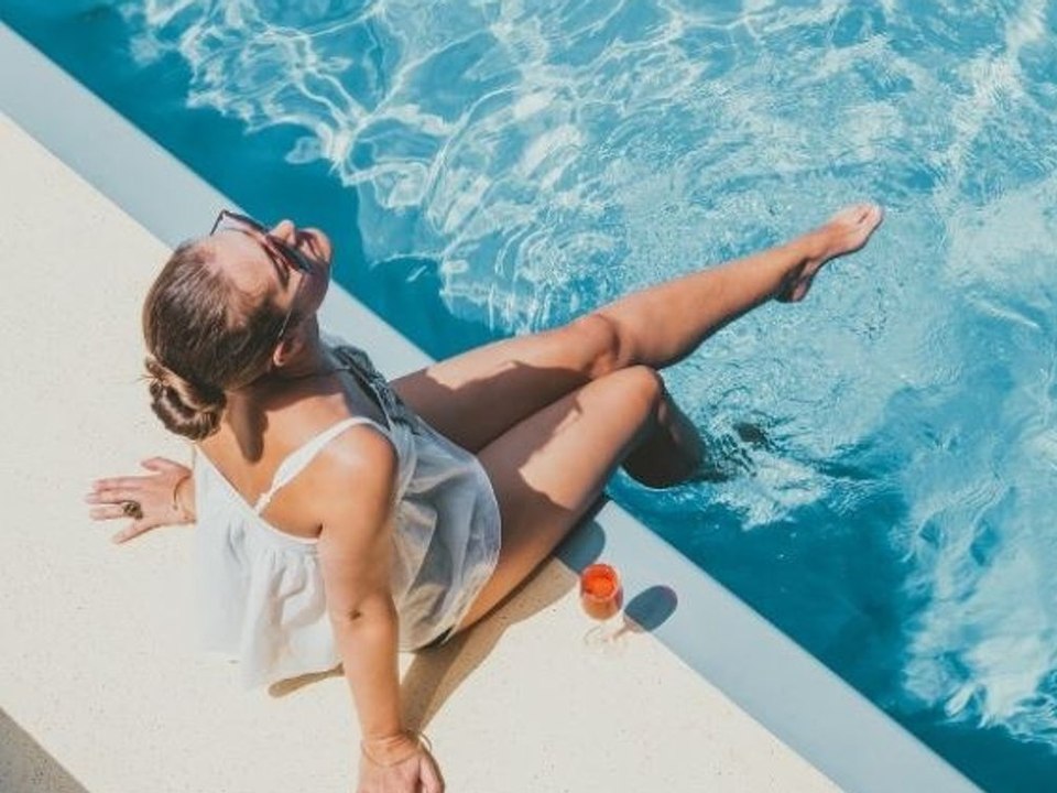 Neue Badeordnung: Frauen dürfen nun 'oben ohne' schwimmen