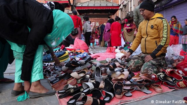 Nepal: Kathmandu street vendors fear losing livelihood