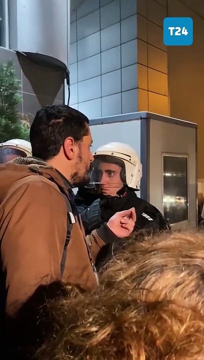 Kadınlar ve gazeteciler Tarlabaşı Bulvarı'nda polis ablukasında