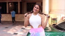 Sara Ali Khan hides her face from the paps netizens