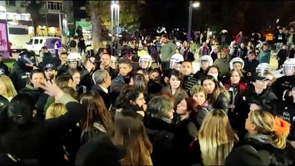 Kadınların eylemine polis engeli