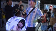 Mondiali Qatar, i tifosi argentini celebrano Maradona