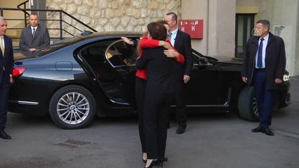 Arnavutluk Avrupa ve Dışişleri Bakanı Xhaçka, Kosova'da