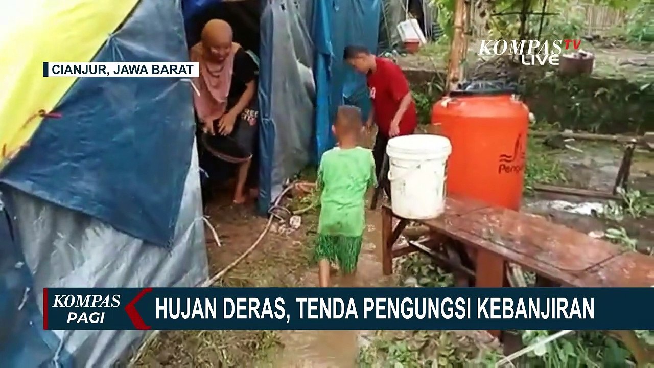 Banjir Melanda Tenda Pengungsian Korban Gempa Cianjur, Warga Buat Saluran Drainase Darurat!