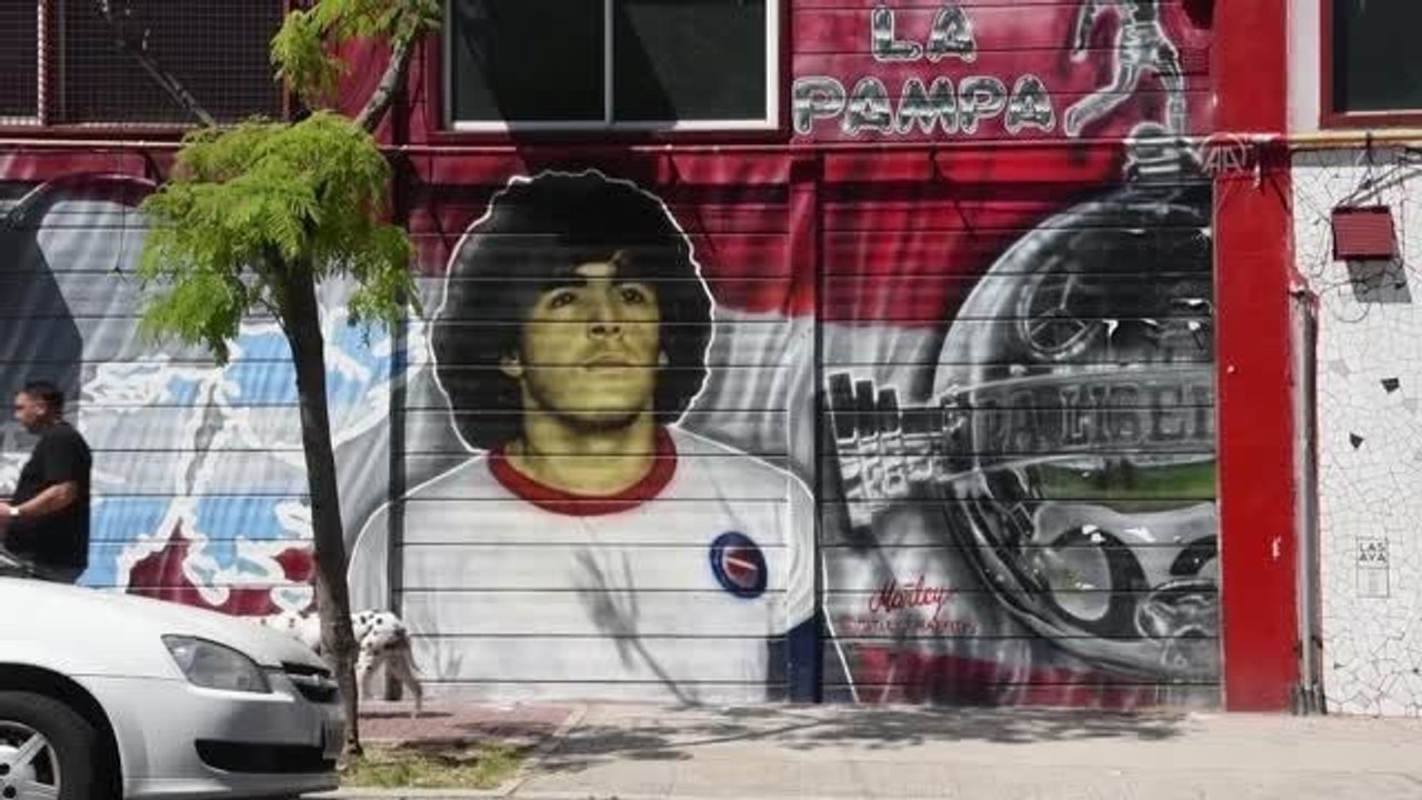BUENOS AİRES - Arjantinli efsane futbolcu Maradona'nın ikinci ölüm yıldönümü